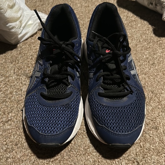 ASICS - Picture 2 of 5